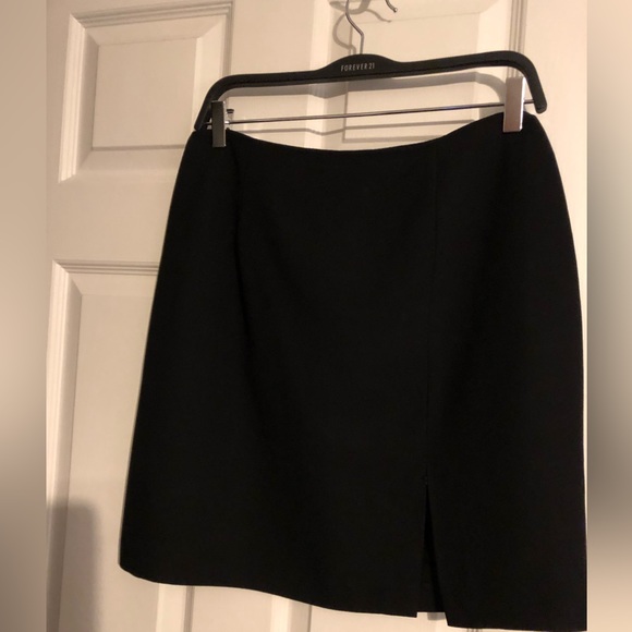 Gently worn woman skirt - Picture 2 of 2